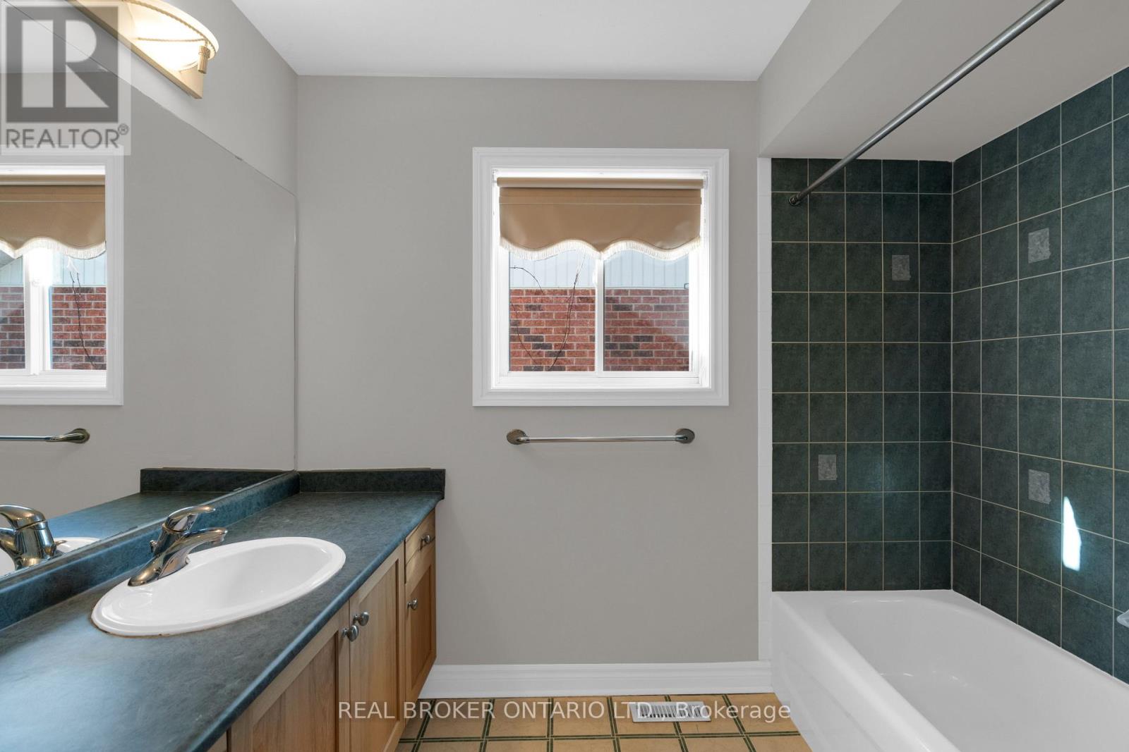 50 Cloughley Drive, Barrie (Northwest), Ontario  L4N 9T3 - Photo 18 - S13120088