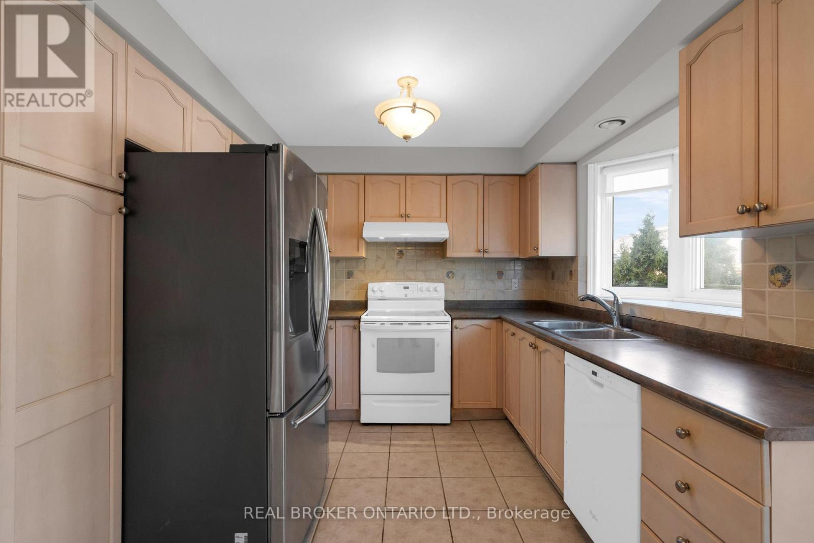 50 Cloughley Drive, Barrie (Northwest), Ontario  L4N 9T3 - Photo 8 - S13120088