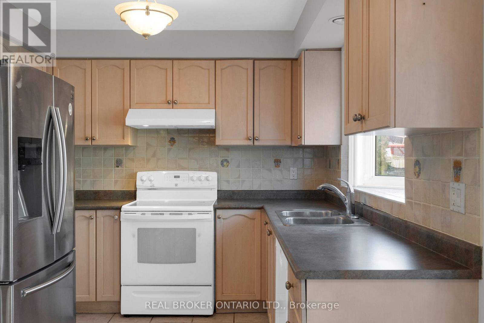 50 Cloughley Drive, Barrie (Northwest), Ontario  L4N 9T3 - Photo 9 - S13120088