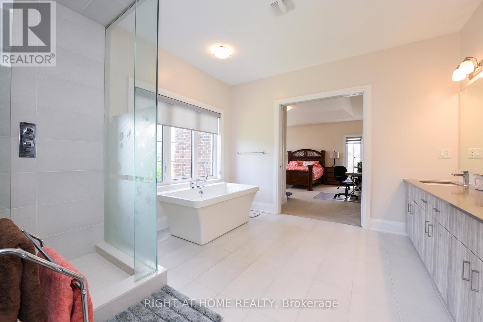 Main/upper Level - 5167 Symphony Court, Mississauga, Ontario  L5M 0Z6 - Photo 16 - W13120076