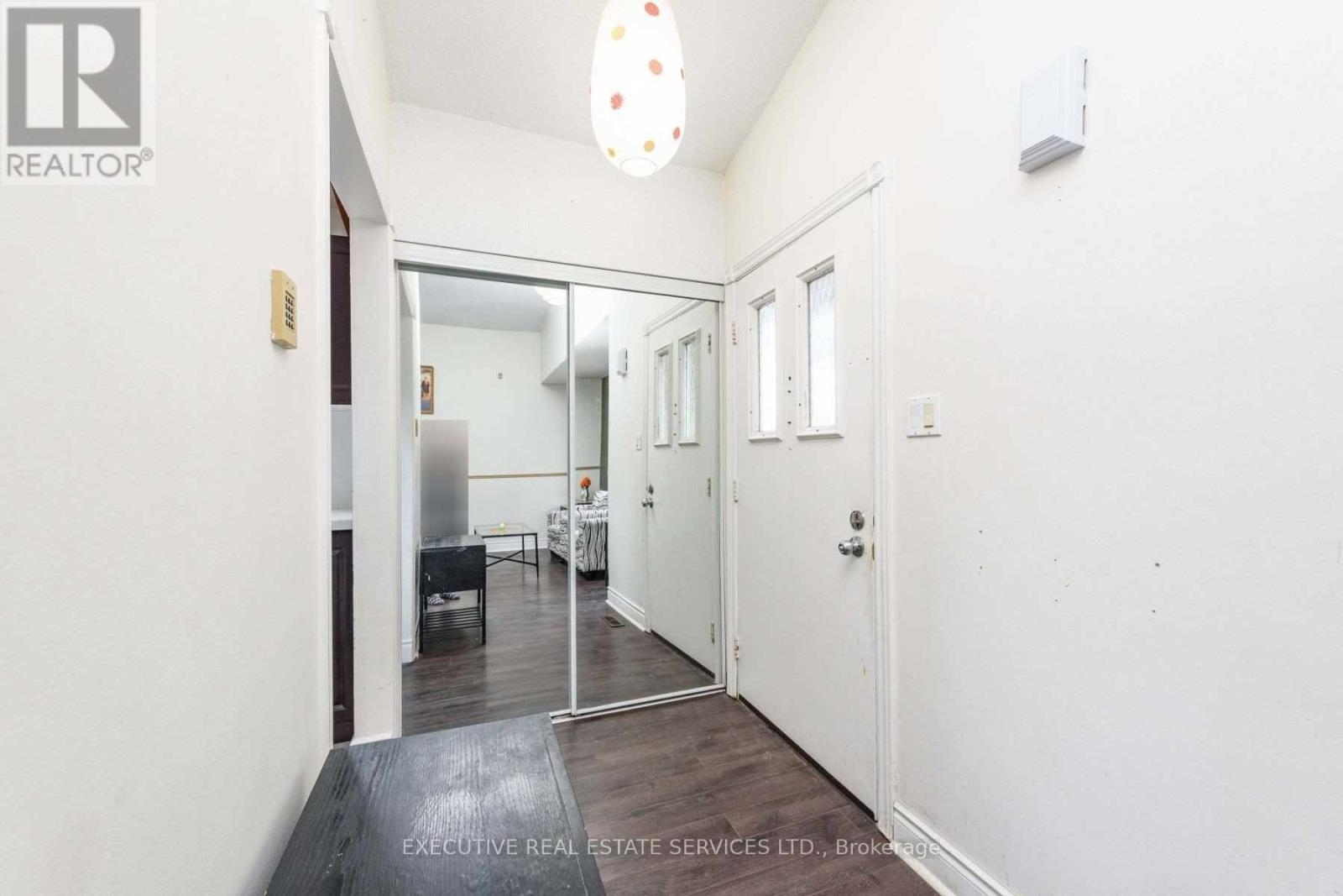 48 Reynier Drive, Brampton, Ontario  L6Z 1L8 - Photo 4 - W13120098