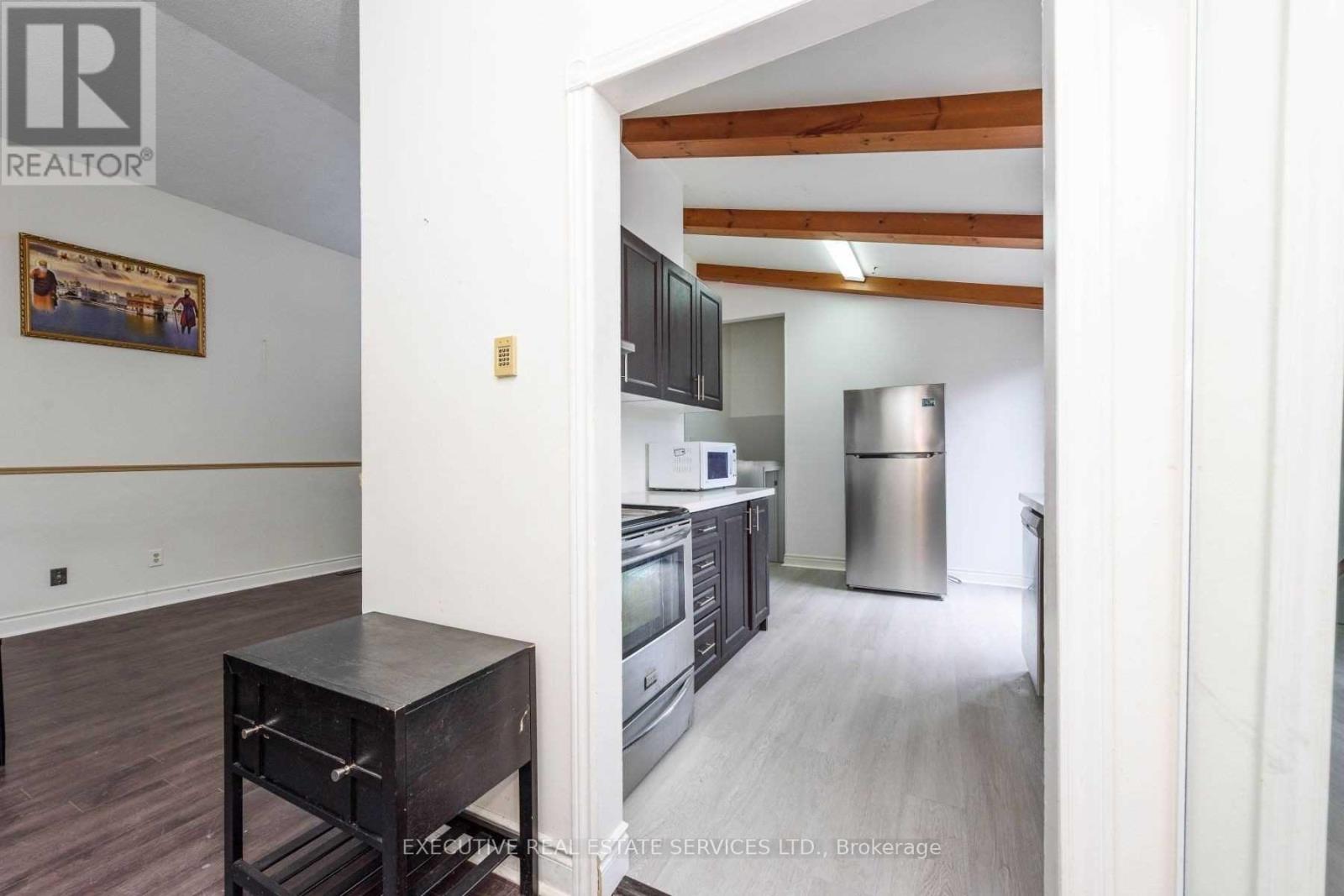 48 Reynier Drive, Brampton, Ontario  L6Z 1L8 - Photo 5 - W13120098