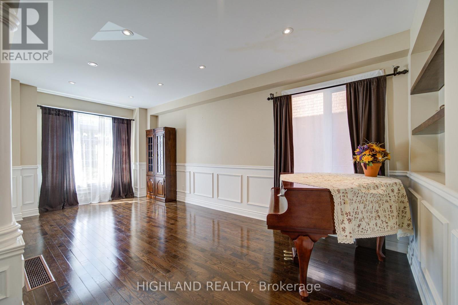 311 Duskywing Way, Oakville, Ontario  L6L 6X6 - Photo 2 - W13120104