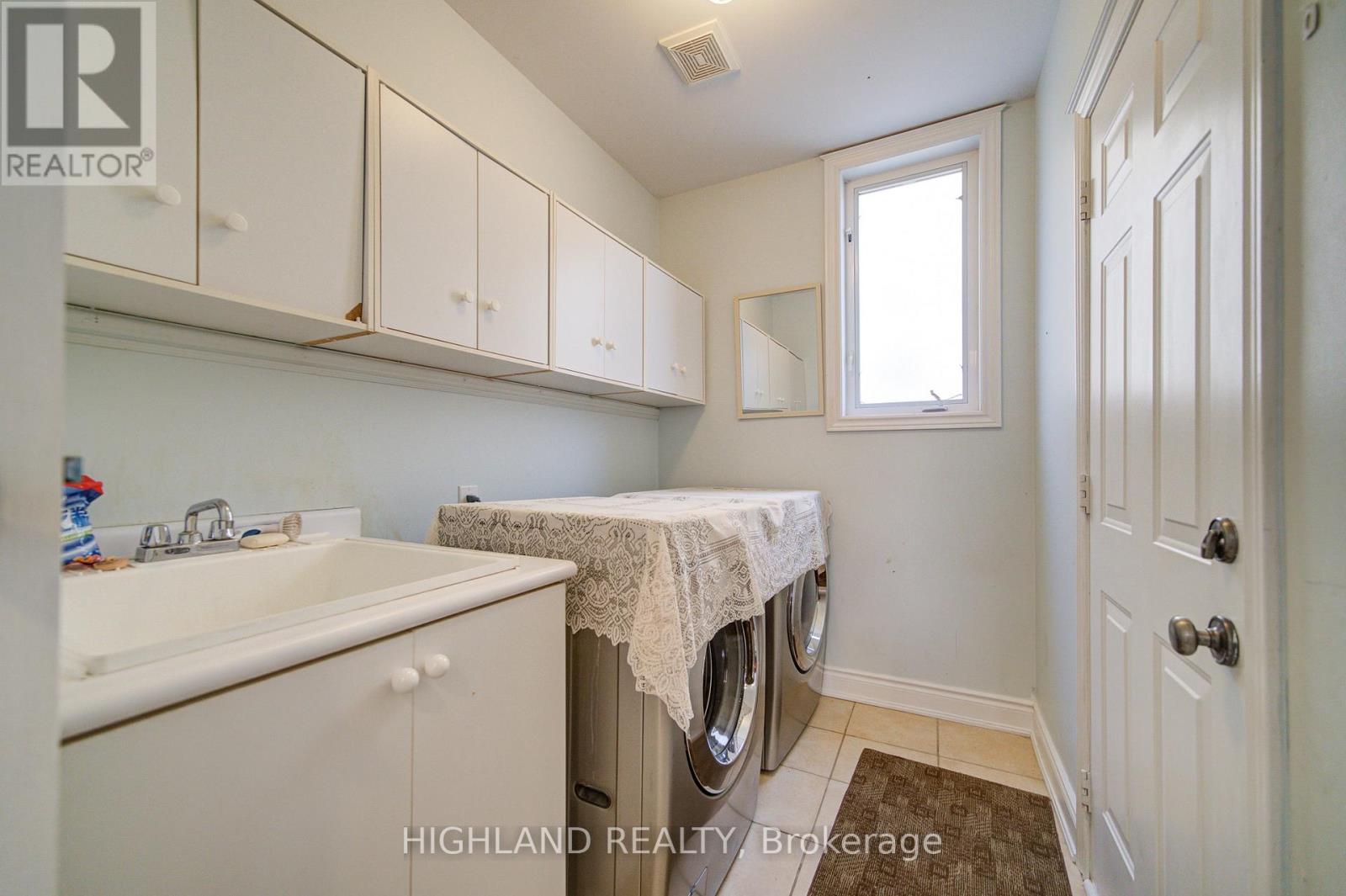 311 Duskywing Way, Oakville, Ontario  L6L 6X6 - Photo 6 - W13120104