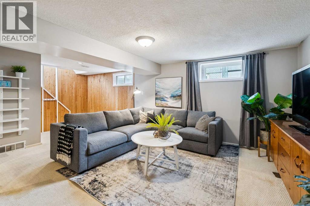 19 Hyslop Drive SW, Calgary, Alberta  T2V 3A2 - Photo 21 - A2308094