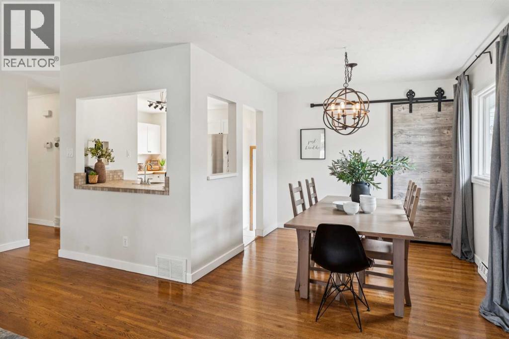 19 Hyslop Drive SW, Calgary, Alberta  T2V 3A2 - Photo 8 - A2308094