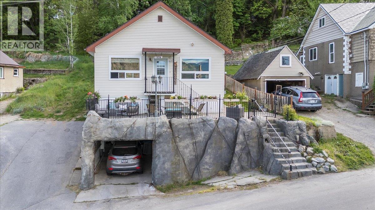 1374 MOUNTAIN Street, Trail, British Columbia