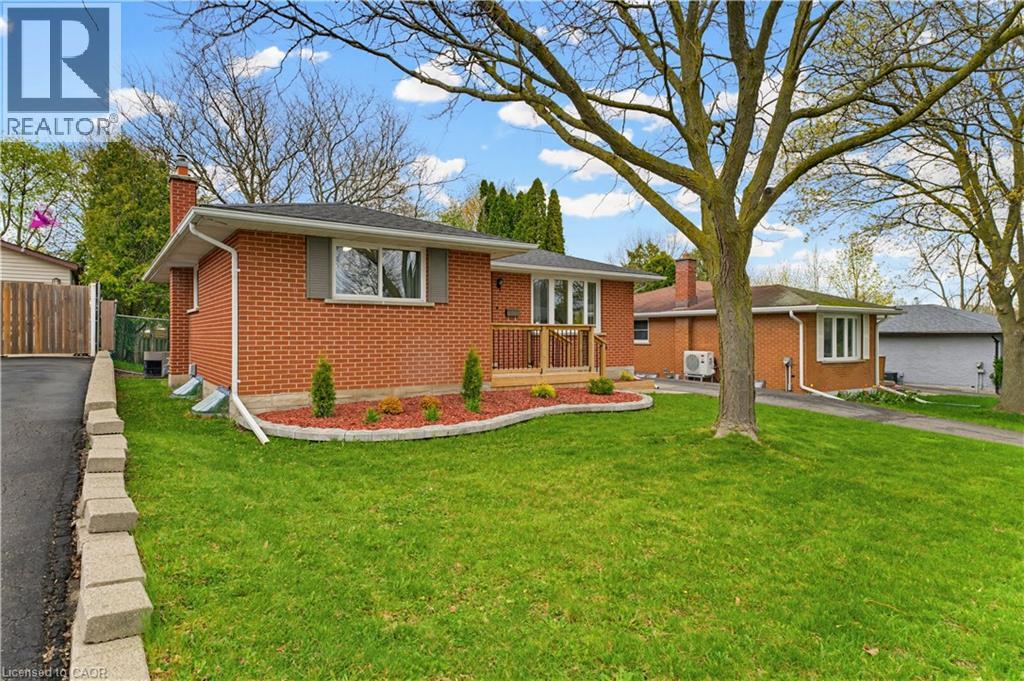 24 Hillmount Street, Kitchener, Ontario  N2C 2C6 - Photo 4 - 40829528