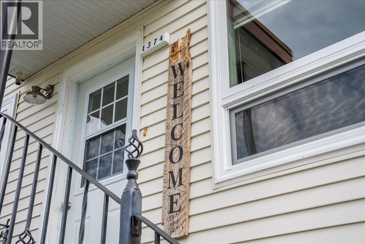 1374 Mountain Street, Trail, British Columbia  V1R 3G5 - Photo 4 - 10386940