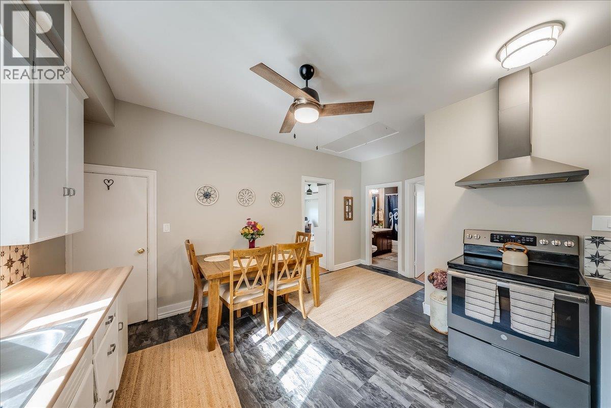 1374 Mountain Street, Trail, British Columbia  V1R 3G5 - Photo 8 - 10386940