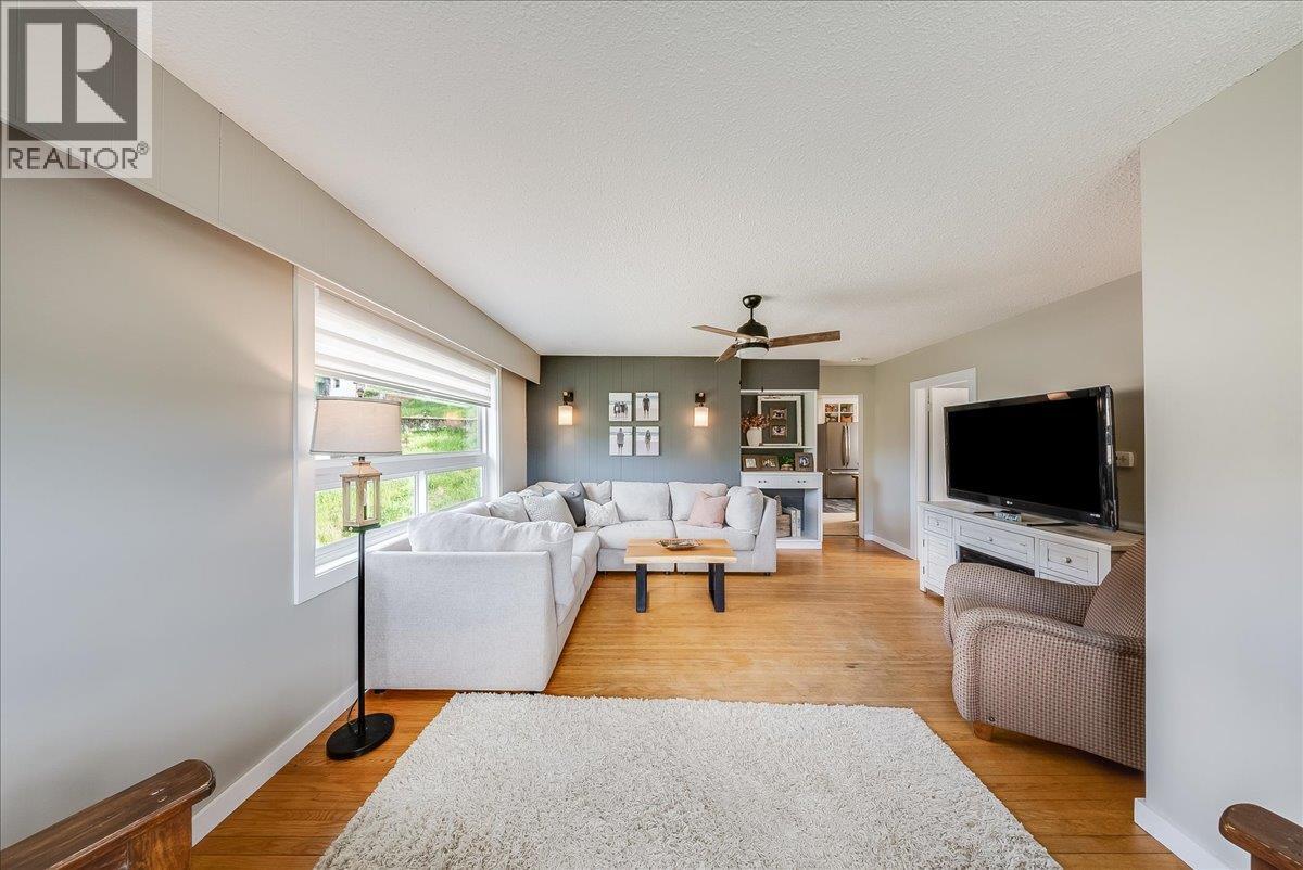 1374 Mountain Street, Trail, British Columbia  V1R 3G5 - Photo 17 - 10386940
