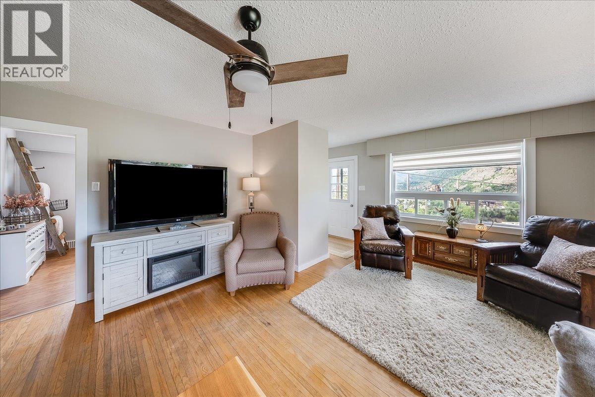 1374 Mountain Street, Trail, British Columbia  V1R 3G5 - Photo 18 - 10386940