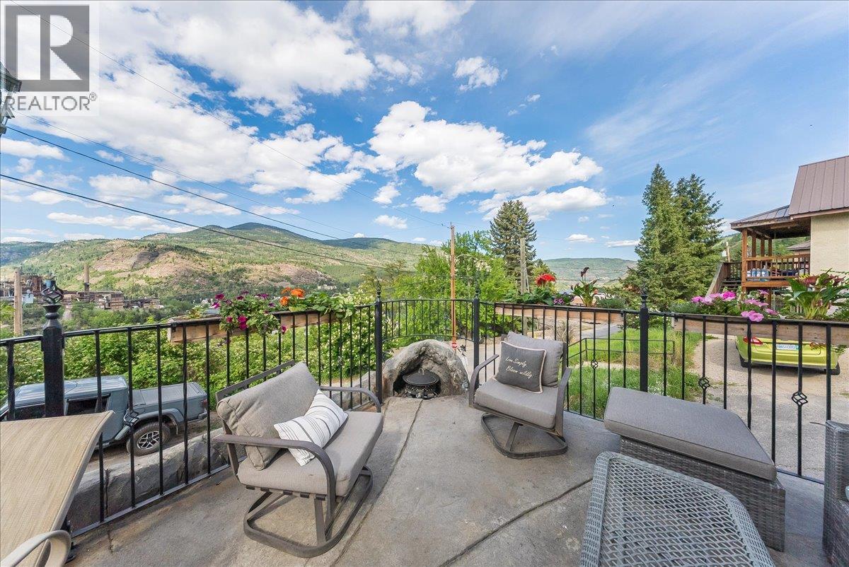 1374 Mountain Street, Trail, British Columbia  V1R 3G5 - Photo 46 - 10386940