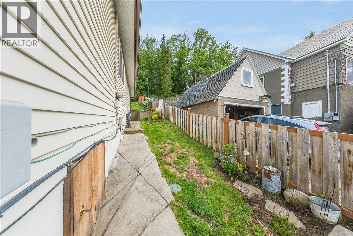 1374 Mountain Street, Trail, British Columbia  V1R 3G5 - Photo 53 - 10386940