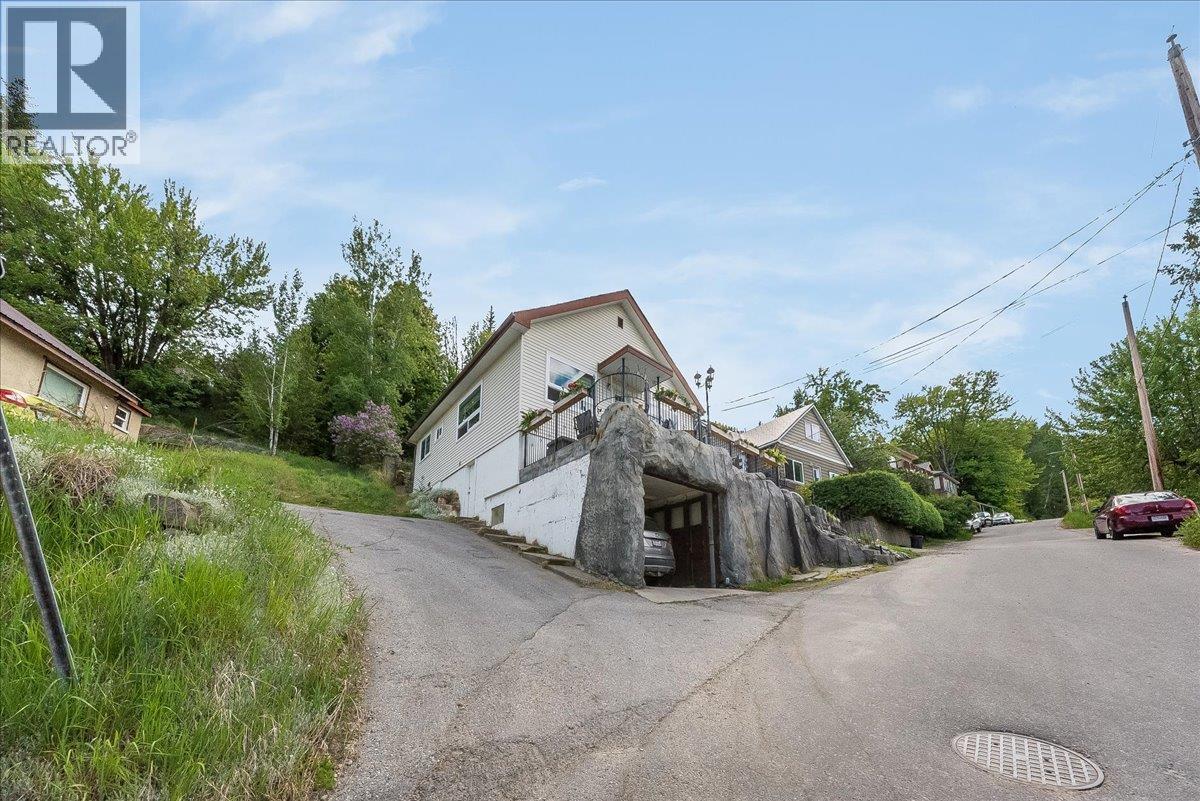 1374 Mountain Street, Trail, British Columbia  V1R 3G5 - Photo 56 - 10386940