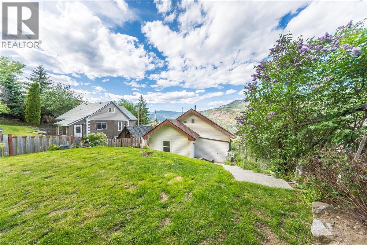 1374 Mountain Street, Trail, British Columbia  V1R 3G5 - Photo 61 - 10386940