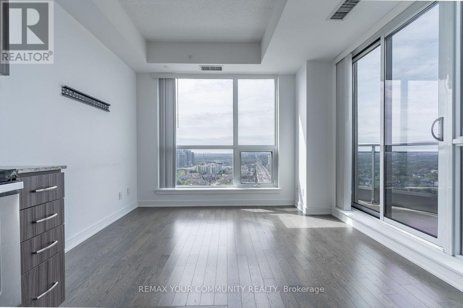 2209 - 9201 Yonge Street, Richmond Hill, Ontario  L4C 6Z2 - Photo 3 - N13115114