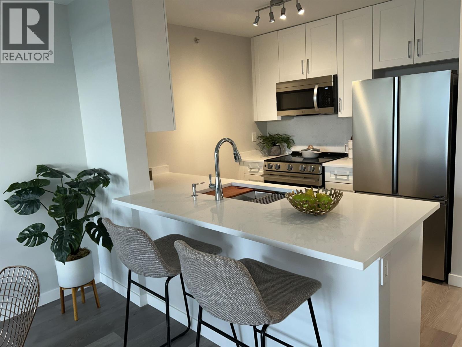 803 3520 Crowley Drive, Vancouver, British Columbia  V5R 6G9 - Photo 7 - R3122602