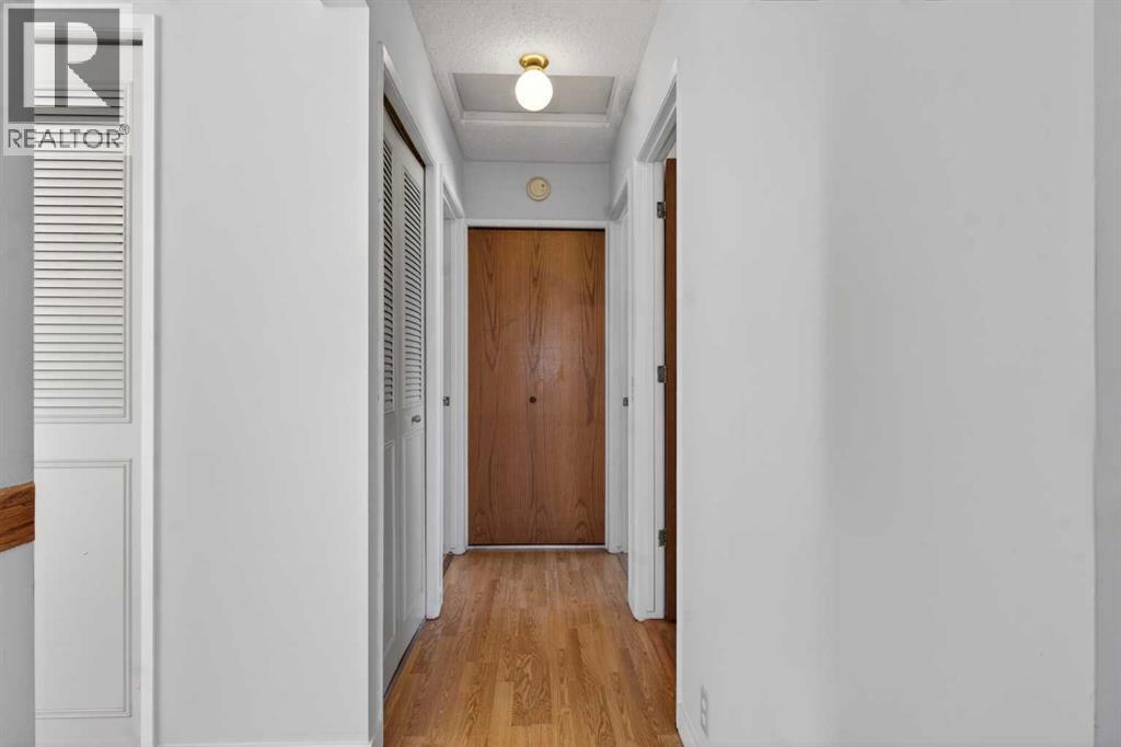 900 Abbeydale Drive Ne, Calgary, Alberta  T2A 5Y1 - Photo 13 - A2307433