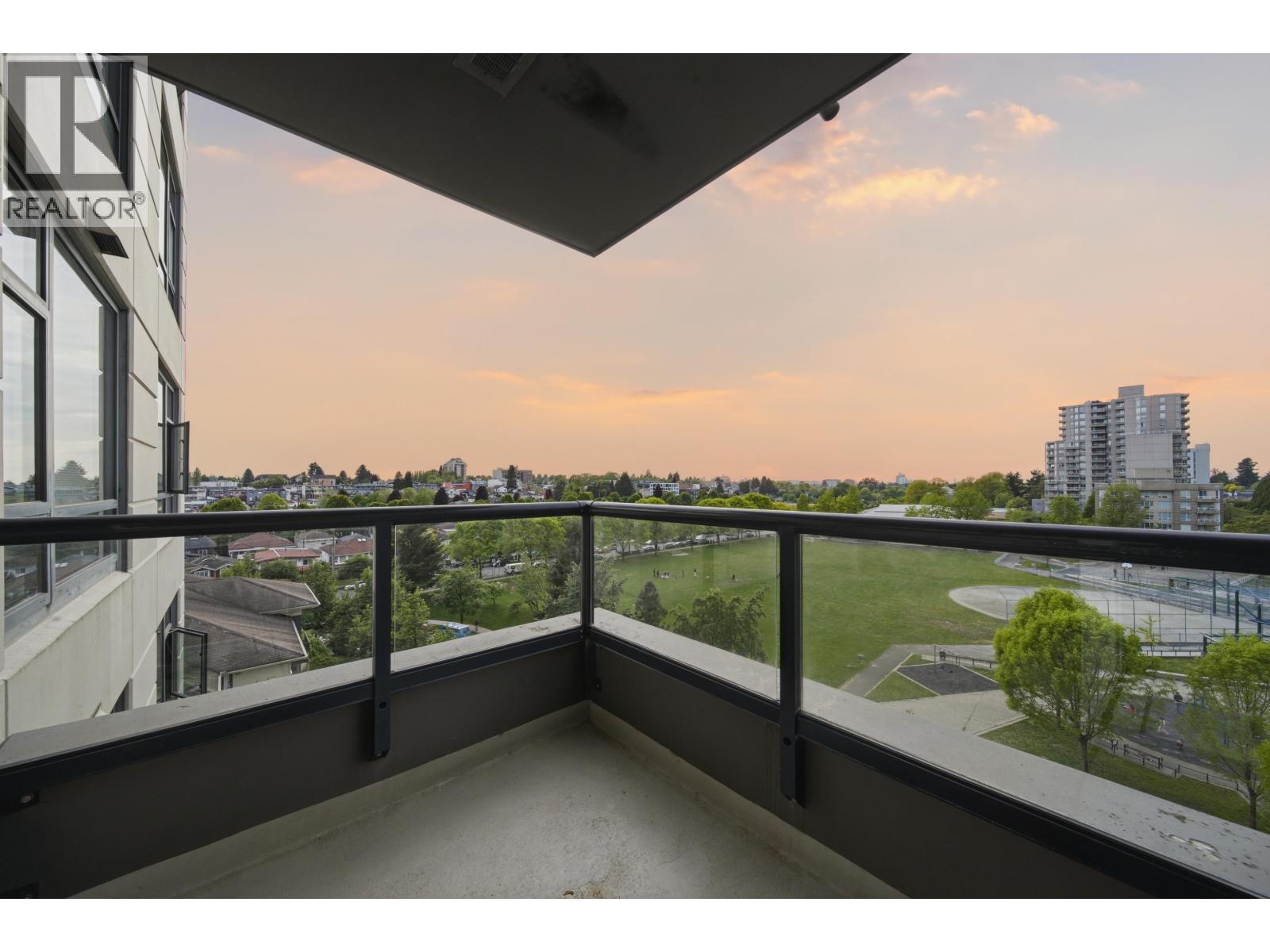803 3520 Crowley Drive, Vancouver, British Columbia  V5R 6G9 - Photo 11 - R3122602