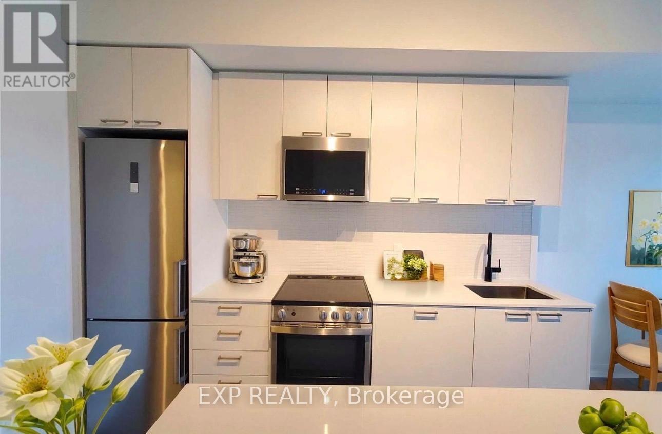 305 - 1808 St Clair Avenue W, Toronto, Ontario  M6N 0C1 - Photo 2 - W13120118