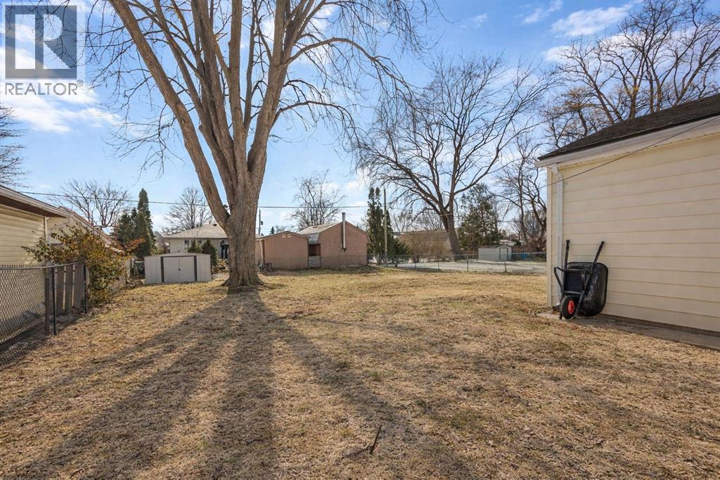 713 Bengarvie Street, Point Edward photo 3
