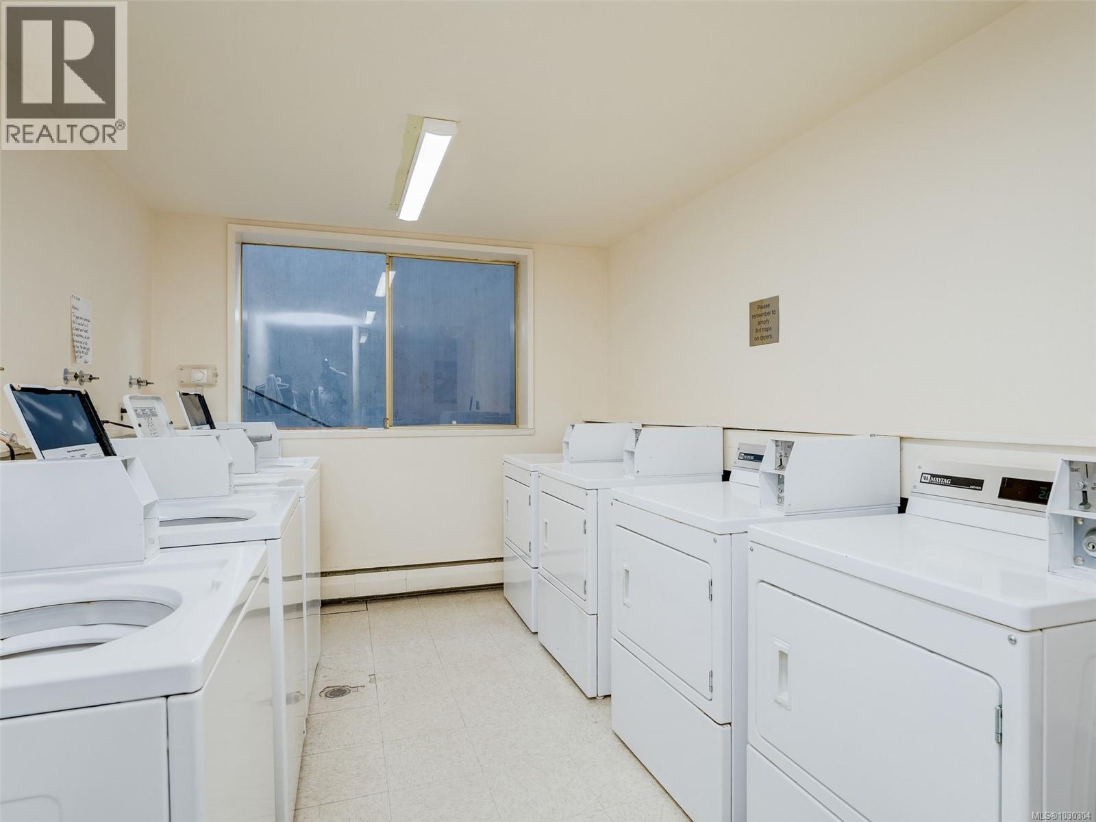 212 964 Heywood Ave, Victoria, British Columbia V8V 2Y5 - Photo 10 - 1030304