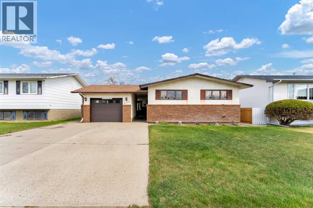 2133 8 Avenue NE, Medicine Hat, Alberta  T1C 1L2 - Photo 1 - A2307844