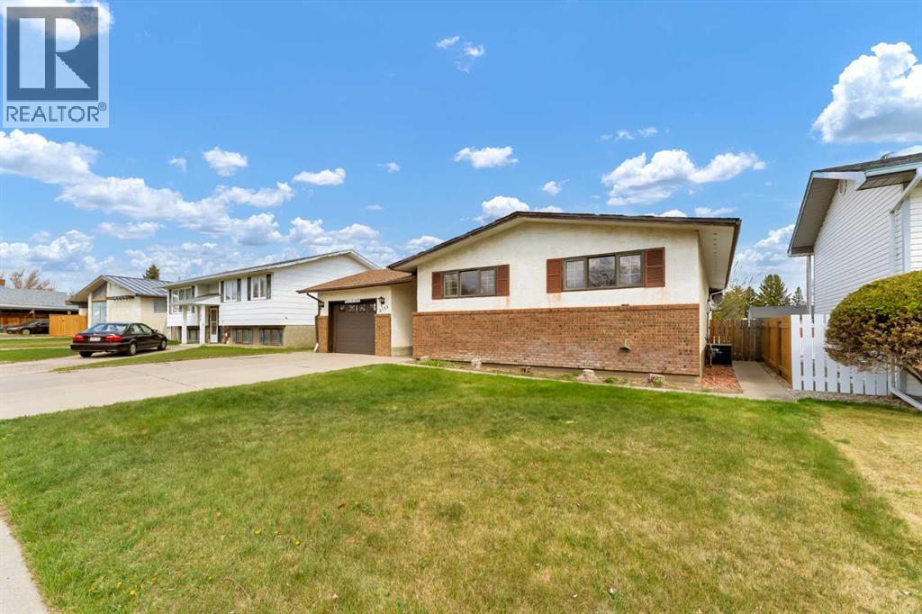 2133 8 Avenue NE, Medicine Hat, Alberta  T1C 1L2 - Photo 3 - A2307844