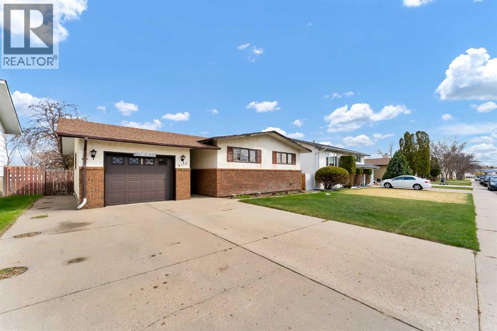 2133 8 Avenue NE, Medicine Hat, Alberta  T1C 1L2 - Photo 2 - A2307844