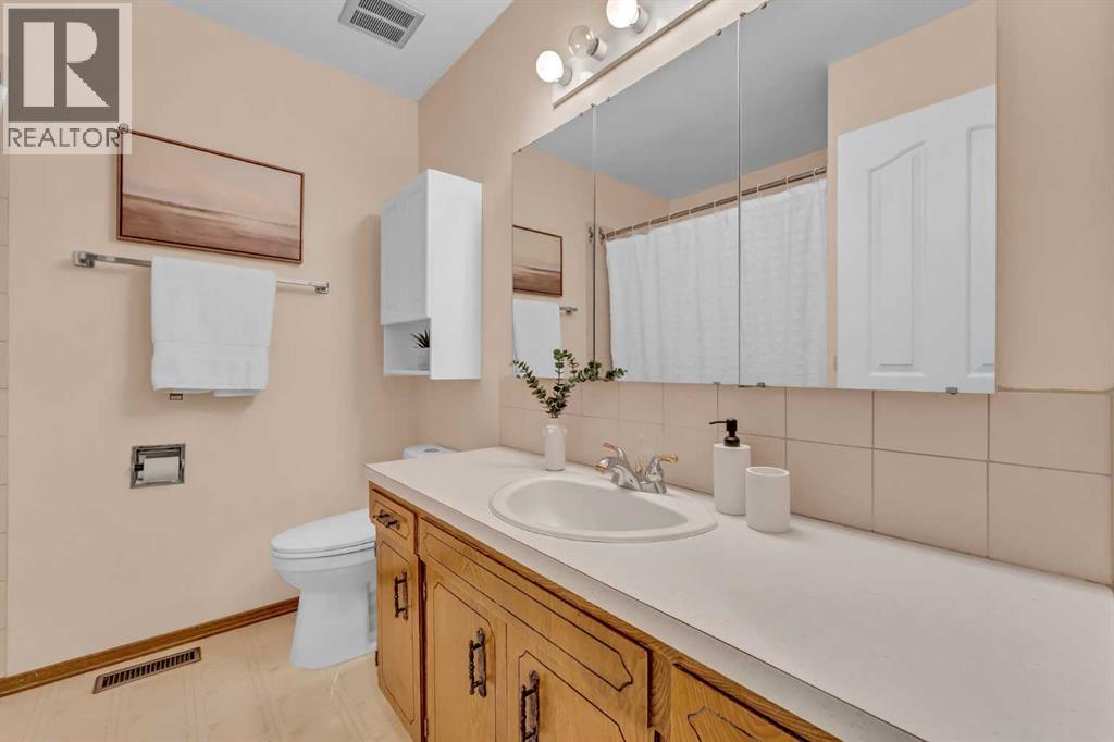 2133 8 Avenue NE, Medicine Hat, Alberta  T1C 1L2 - Photo 22 - A2307844
