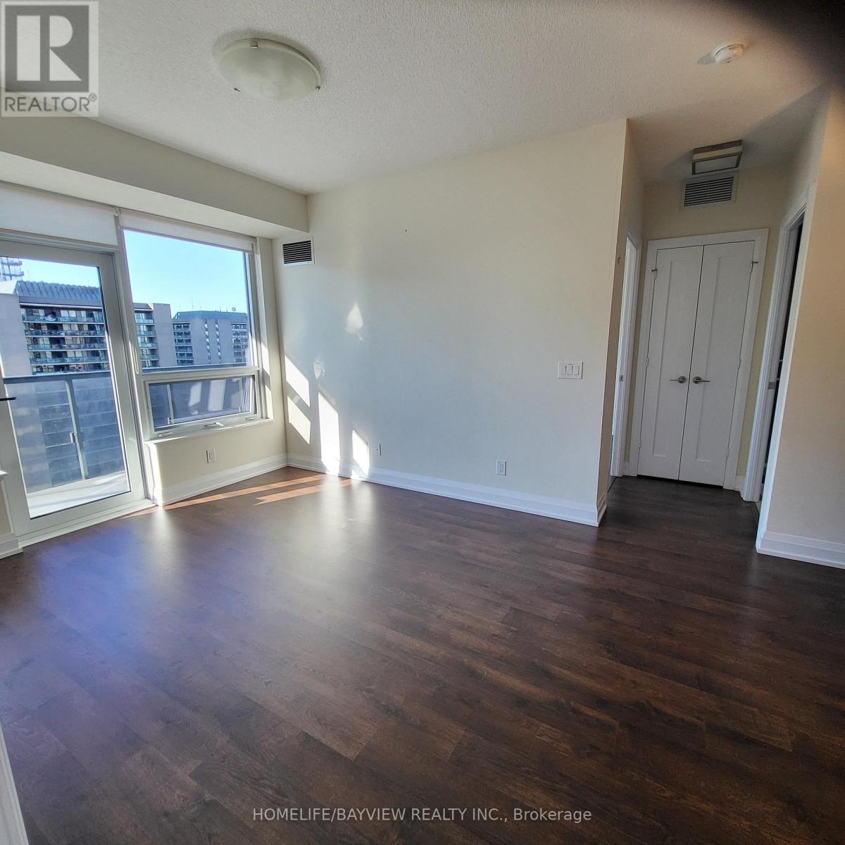2022 - 5 Sheppard Avenue E, Toronto, Ontario  M2N 0G4 - Photo 3 - C13120126