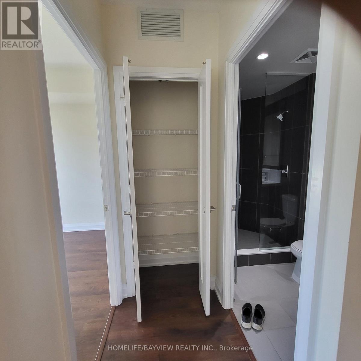 2022 - 5 Sheppard Avenue E, Toronto, Ontario  M2N 0G4 - Photo 9 - C13120126