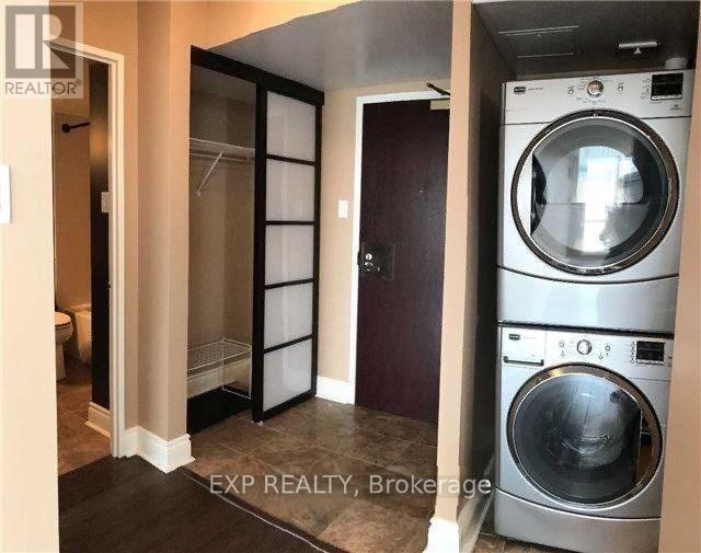 3001 - 736 Bay Street, Toronto, Ontario  M5G 2M4 - Photo 3 - C13120136