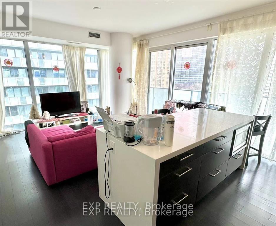 702 - 65 St Mary Street, Toronto, Ontario  M5S 0A6 - Photo 2 - C13120146