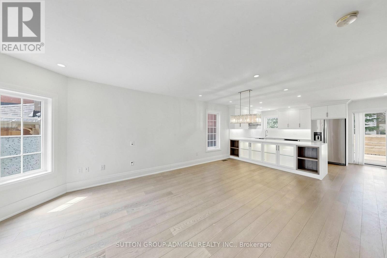 165 Clearmeadow Boulevard, Newmarket, Ontario  L3X 2E4 - Photo 6 - N13120152