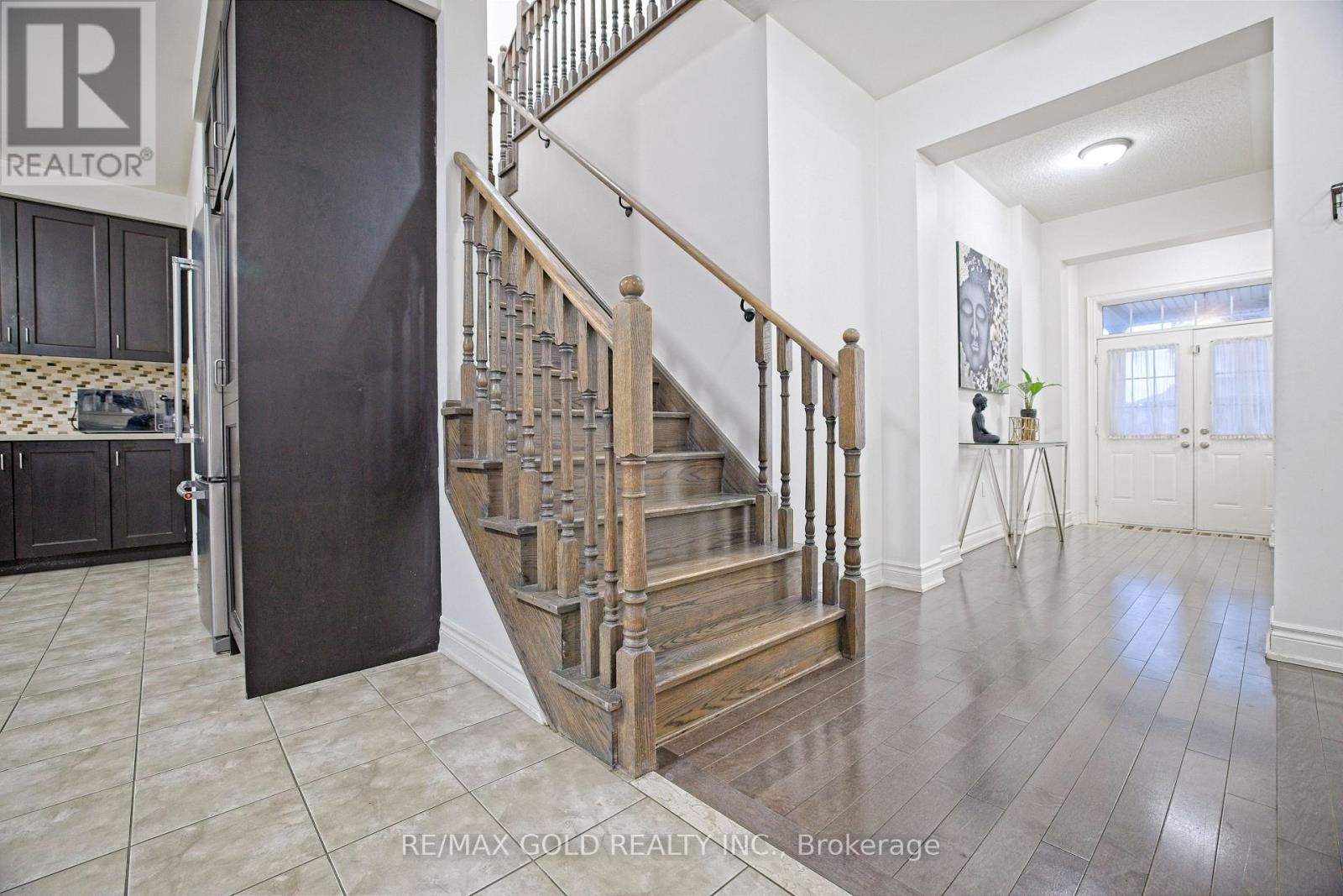10 Dopp Crescent, Brampton, Ontario  L6P 4C8 - Photo 12 - W13120132