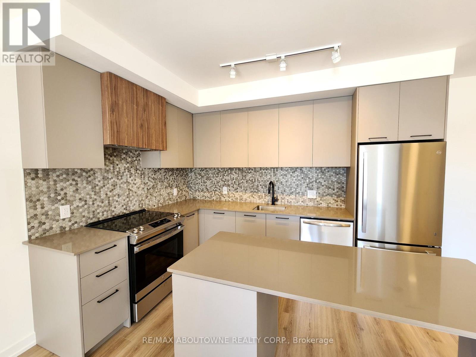 12 - 20 Lagerfeld Drive, Brampton, Ontario  L7A 5L4 - Photo 7 - W13120154