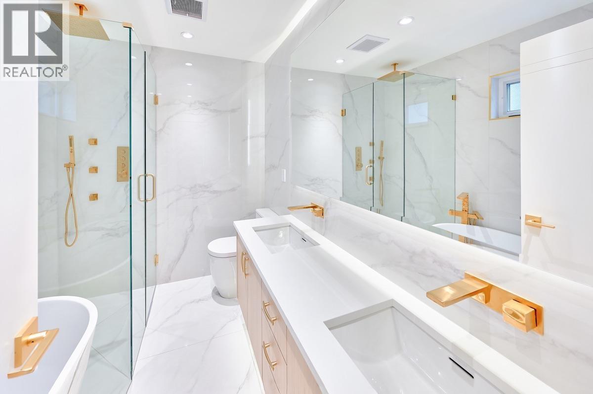 806 Montroyal Boulevard, North Vancouver, British Columbia  V7R 2G6 - Photo 23 - R3122669