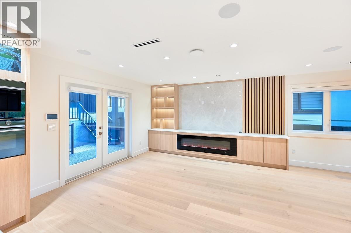 806 Montroyal Boulevard, North Vancouver, British Columbia  V7R 2G6 - Photo 10 - R3122669