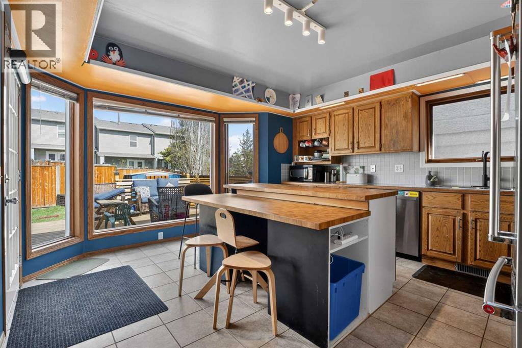 1328 48 Avenue NW, Calgary, Alberta T2K 6B8 - Photo 9 - A2310680