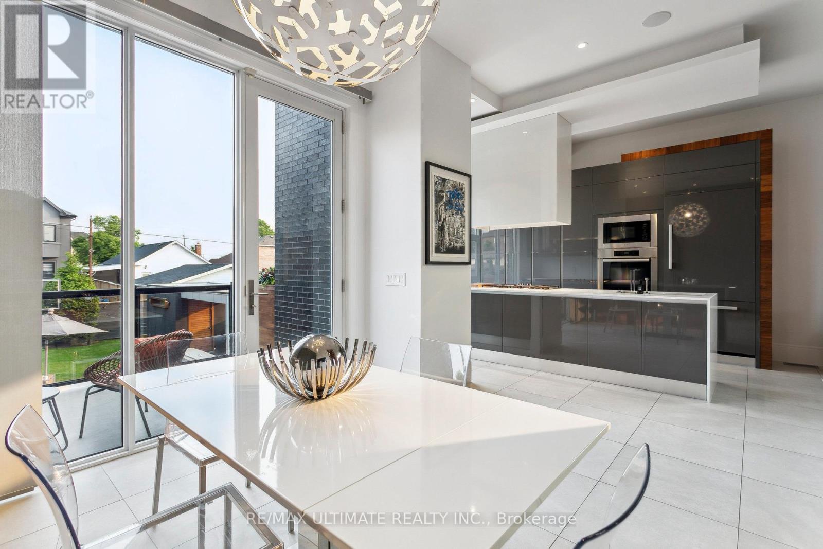 1139 Glengrove Avenue W, Toronto, Ontario  M6B 2K5 - Photo 14 - W13011556