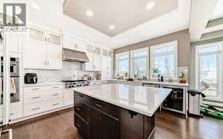 7 Westland Manor SW, Calgary, Alberta  T3H 0W2 - Photo 9 - A2310350