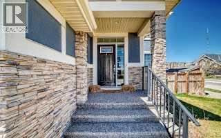 7 Westland Manor SW, Calgary, Alberta  T3H 0W2 - Photo 3 - A2310350