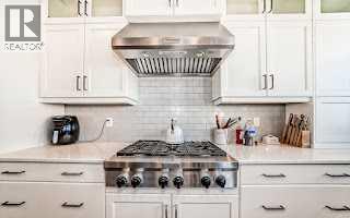 7 Westland Manor SW, Calgary, Alberta  T3H 0W2 - Photo 7 - A2310350