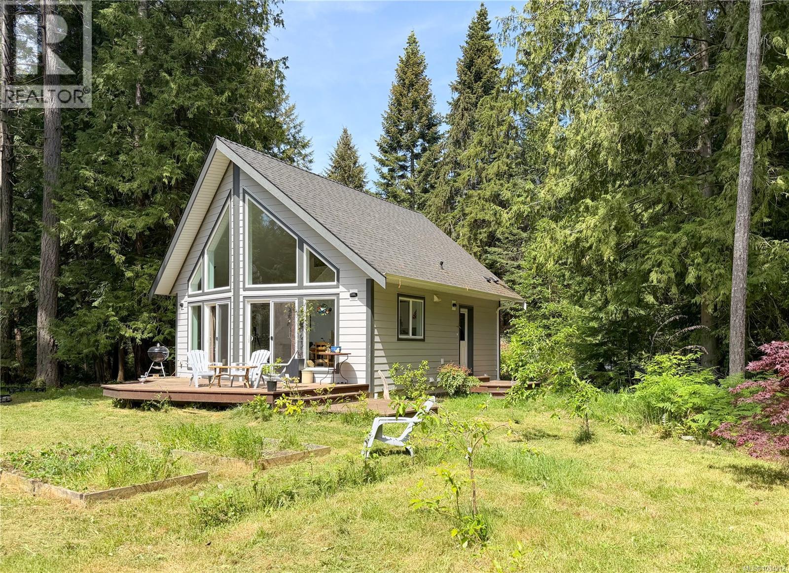 883 Mary Rd, Gabriola Island, British Columbia