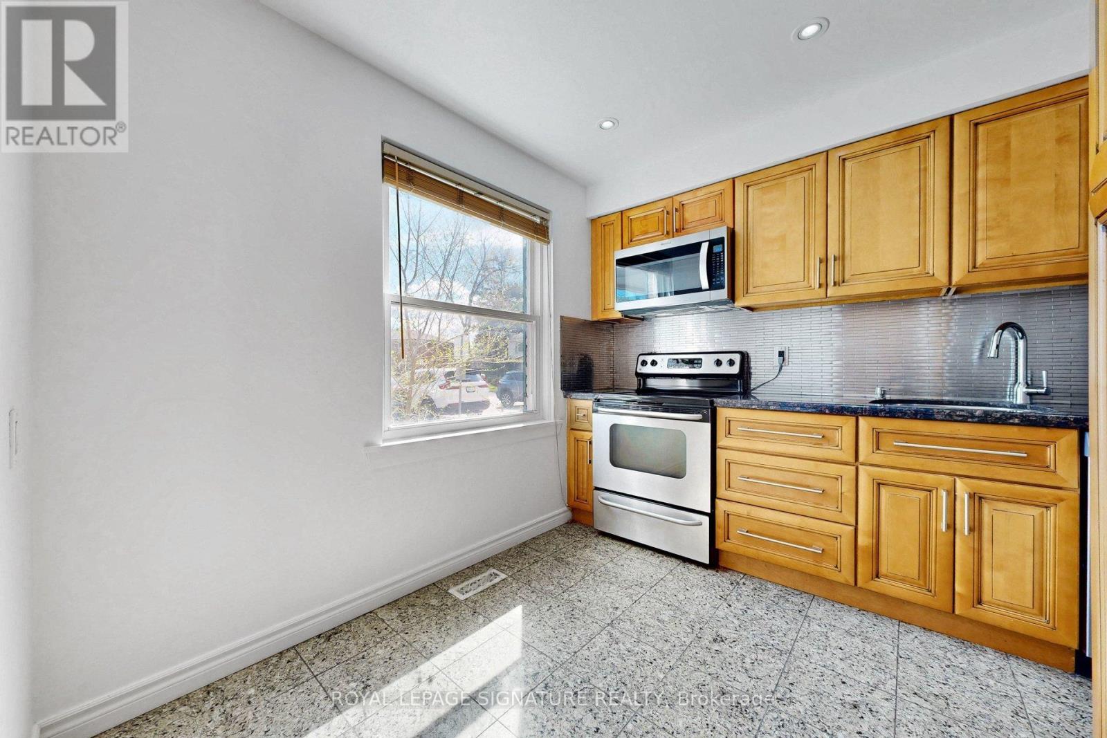 43 - 551 Steeles Avenue W, Toronto, Ontario  M2M 3Y1 - Photo 6 - C13120212