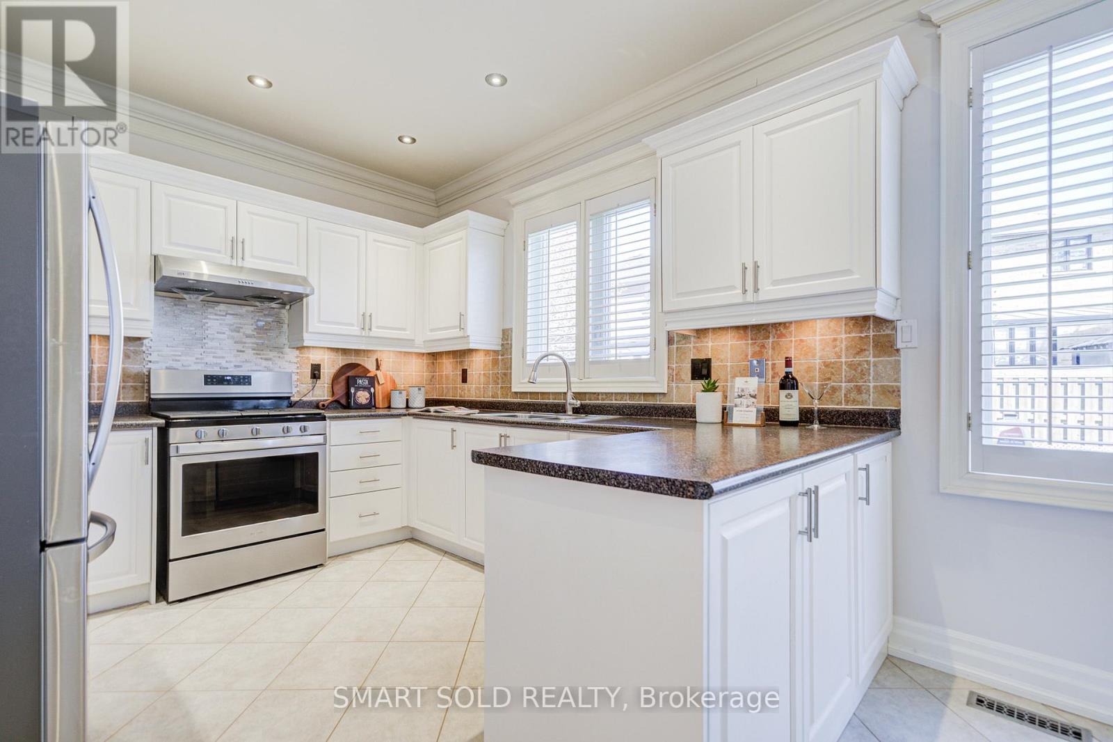 22 Beaton Avenue, Vaughan, Ontario  L6A 2P5 - Photo 14 - N13120168