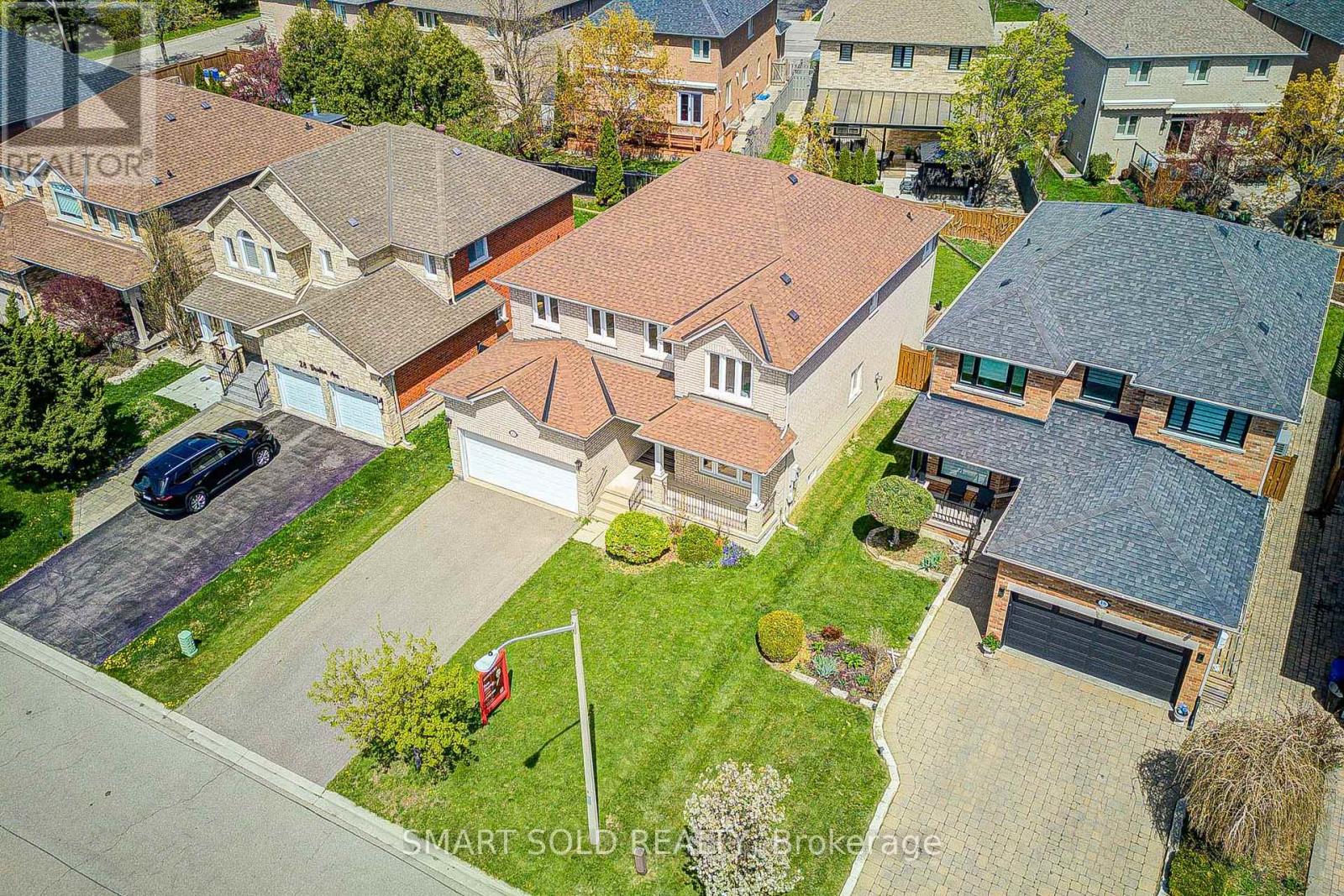 22 Beaton Avenue, Vaughan, Ontario  L6A 2P5 - Photo 3 - N13120168