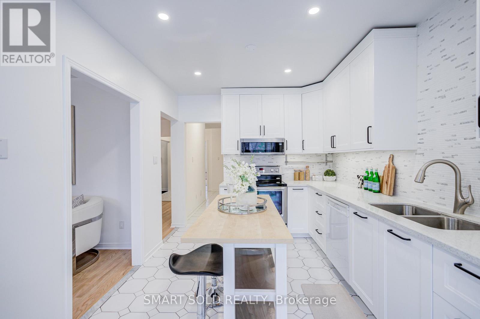 123 Thornway Avenue, Vaughan, Ontario  L4J 7Z3 - Photo 10 - N13120178